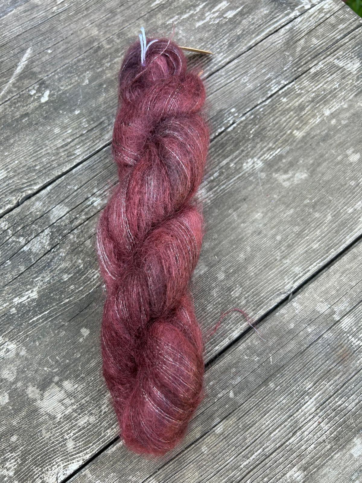 Kid Mohair Lace – Lie de vin (64% mohair / 36% soie)