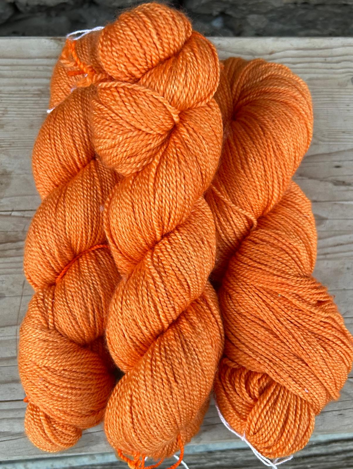 Mérinos non superwash torsadé : 70% Mérinos/30% soie DK Orange