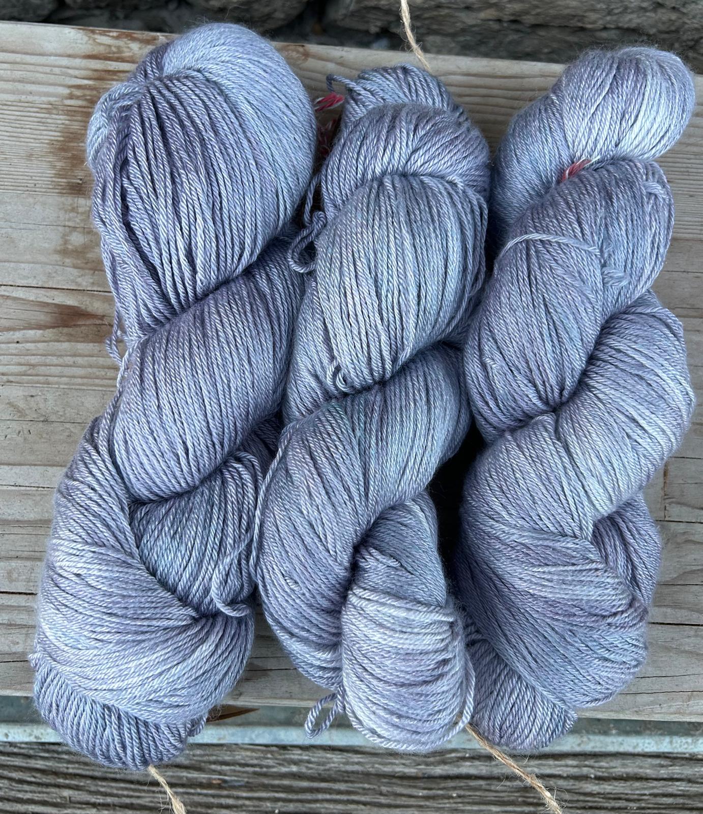 50% Mérinos & 50 % Soie non superwash - gris lavande